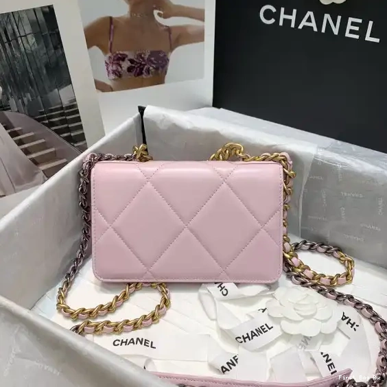 Firstbag Ru CHAIN ON WALLET CHANEL19 0605